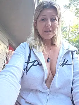 NikkiBlisss live XXX chat