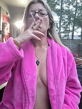 NikkiBlisss élő XXX-chatje