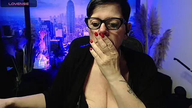 ninarandmann's Live XXX Chat