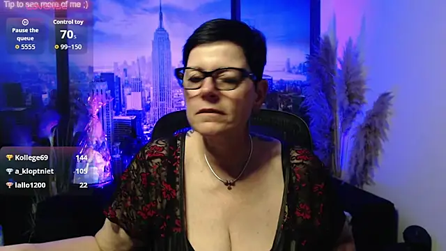 צ'אט XXX בשידור חי של ninarandmann