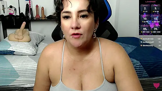 mom_hot__'s Webcam Show