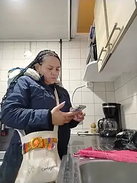 Natasha_miilf – Naživo chatovacia miestnosť