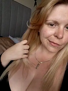 pinkieMilfPUSY's Webcam Show