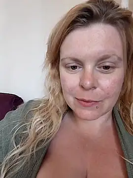 pinkieMilfPUSY Webcam Show