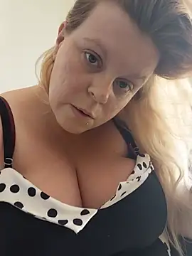 Show de pinkieMilfPUSY na webcam