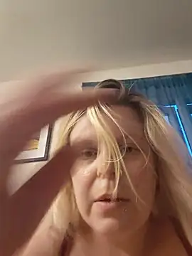 XXX chat uživo modela pinkieMilfPUSY