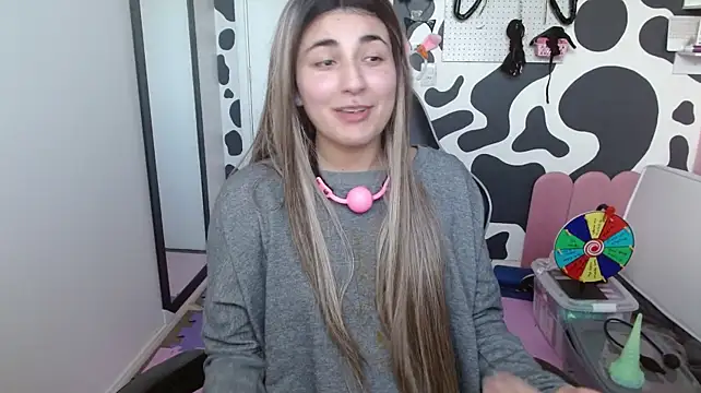 hi_elora élő XXX-chatje