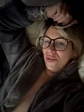 Živý XXX chat blondebitch2