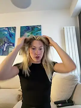LuisaBecker webcam show