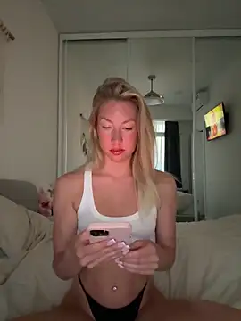 LuisaBecker Webcam Show
