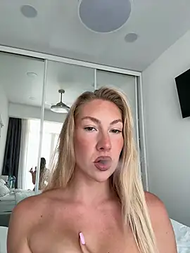 LuisaBecker Adlı Modelin Web Kamerası Şovu