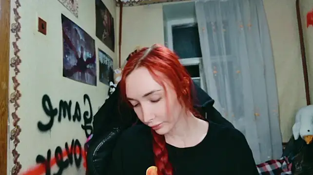 Chat +18 de Roxy_Silver ao vivo
