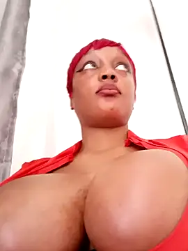 Busty_Bambi Adlı Modelin Web Kamerası Şovu