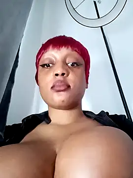 Busty_Bambi's Webcam Show