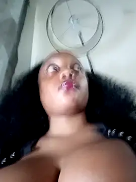 Busty_BambiのライブXXXチャット