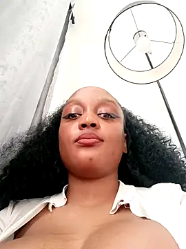Busty_Bambi's Webcam Show