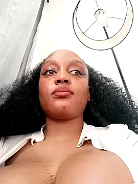 Busty_Bambi's Webcam Show
