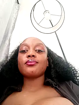 Busty_Bambi's Webcam Show