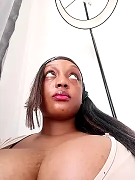 Busty_Bambi XXX чат на живо
