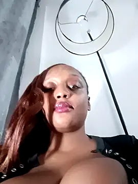 Chat +18 de Busty_Bambi ao vivo
