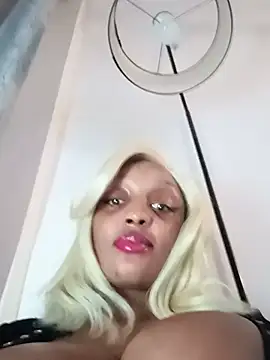 צ'אט XXX בשידור חי של Busty_Bambi