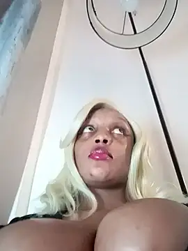 Busty_Bambi's Live XXX Chat