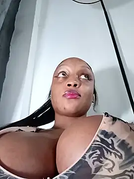Chat XXX en directo de Busty_Bambi