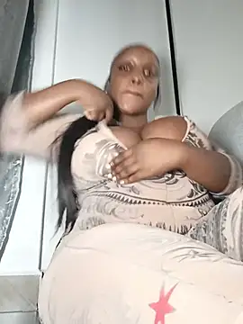 Busty_Bambi webcam show