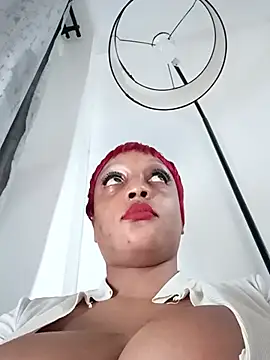 Busty_Bambi Шоу с уебкамера