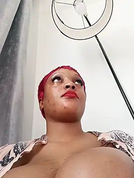 Busty_Bambi Show in webcam