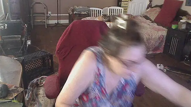 צ'אט XXX בשידור חי של Ireallysquirt