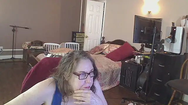 Ireallysquirt's Live XXX Chat