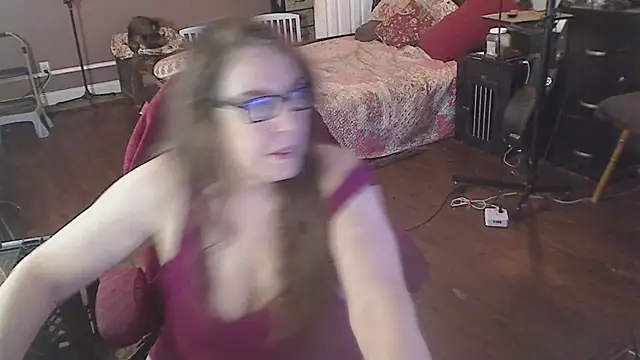 Ireallysquirt's Live XXX Chat