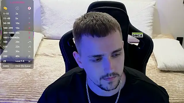 Larstar01 Show in webcam