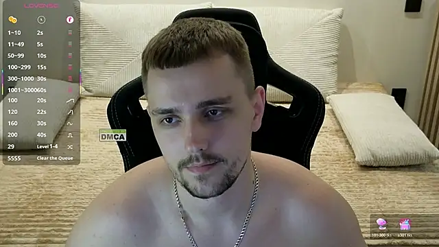 Show modela Larstar01 na web-kameri