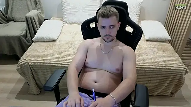 Show modela Larstar01 na web-kameri