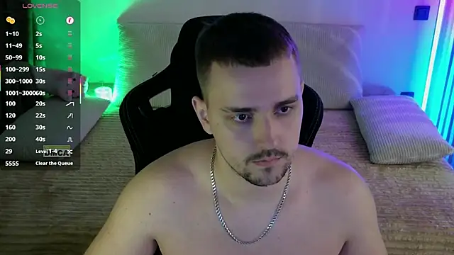 Show modela Larstar01 na web-kameri