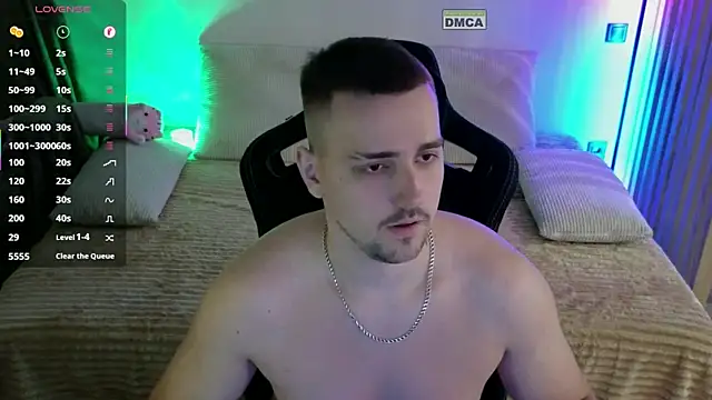 Show modela Larstar01 na web-kameri