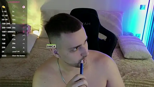 Show modela Larstar01 na web-kameri