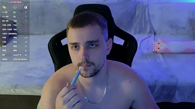 Show modela Larstar01 na web-kameri