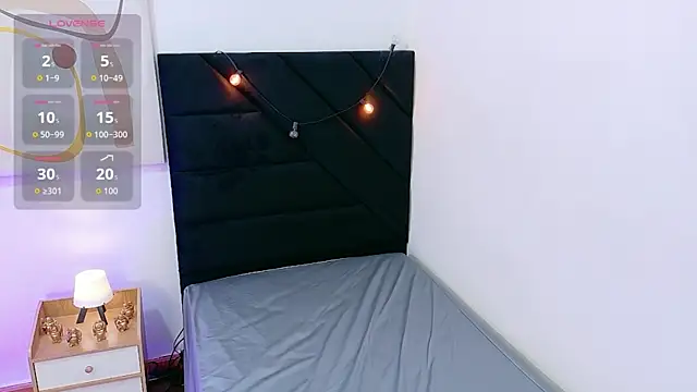 kinkyhousewifee's Webcam Show