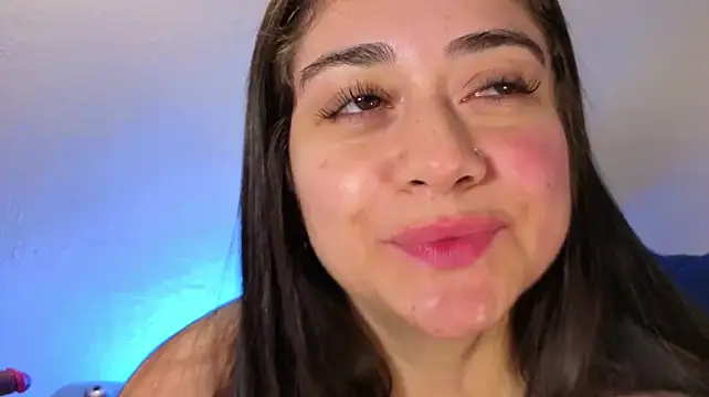 nahomi_sweett élő XXX-chatje
