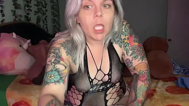 CherryBombBomb's Webcam Show