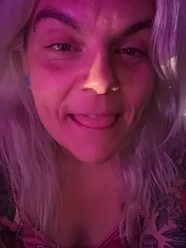 CherryBombBomb Chat XXX in diretta