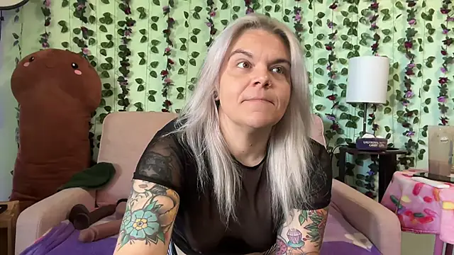 CherryBombBomb webkamerás műsora