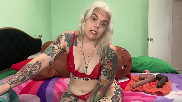 CherryBombBomb's Webcam Show