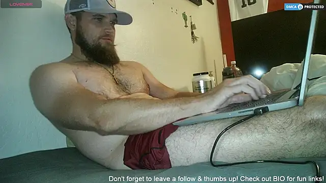 dikdowndaddy Show in webcam