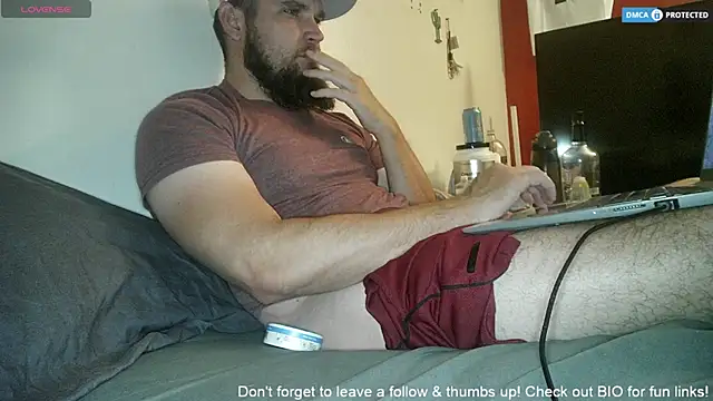 dikdowndaddy Show in webcam