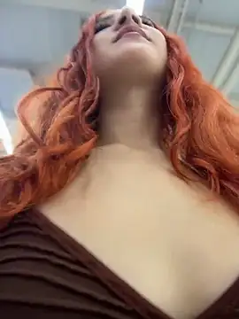 הופעת וובקאם של Mon_Cherry