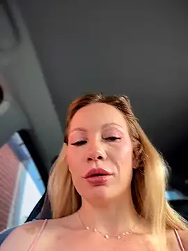 LavenderHot Show in webcam